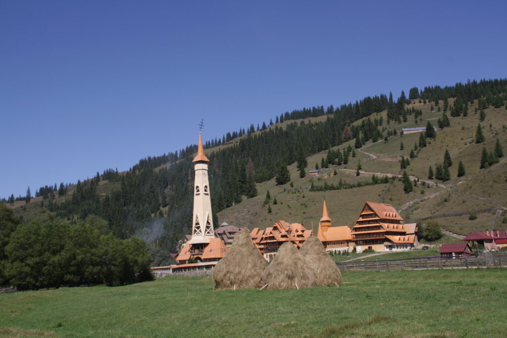 vatra-dornei-holzkirche-maramures
