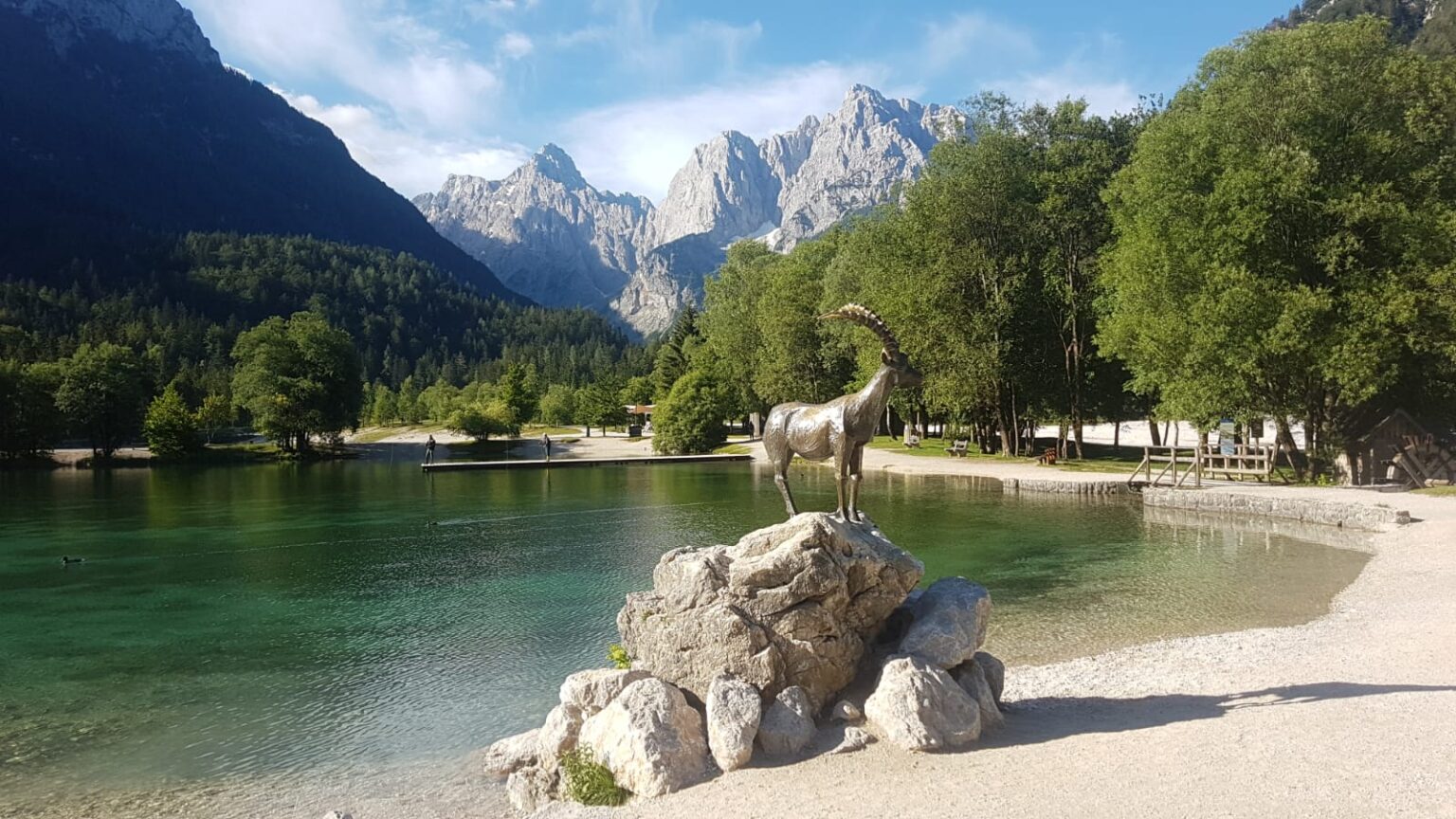 wandern-slowenien-berge-see